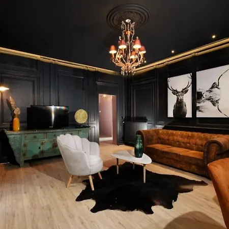 Hyper Center 85m2, The Atypical Haussmann 5* *